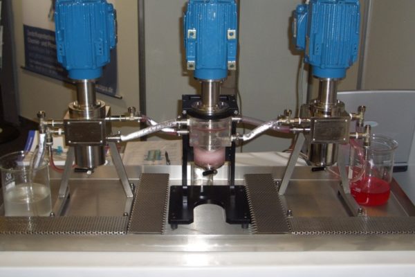 CS 50 with Plexiglas housing in a three stage counter current extraction (0 – 60 l/h).